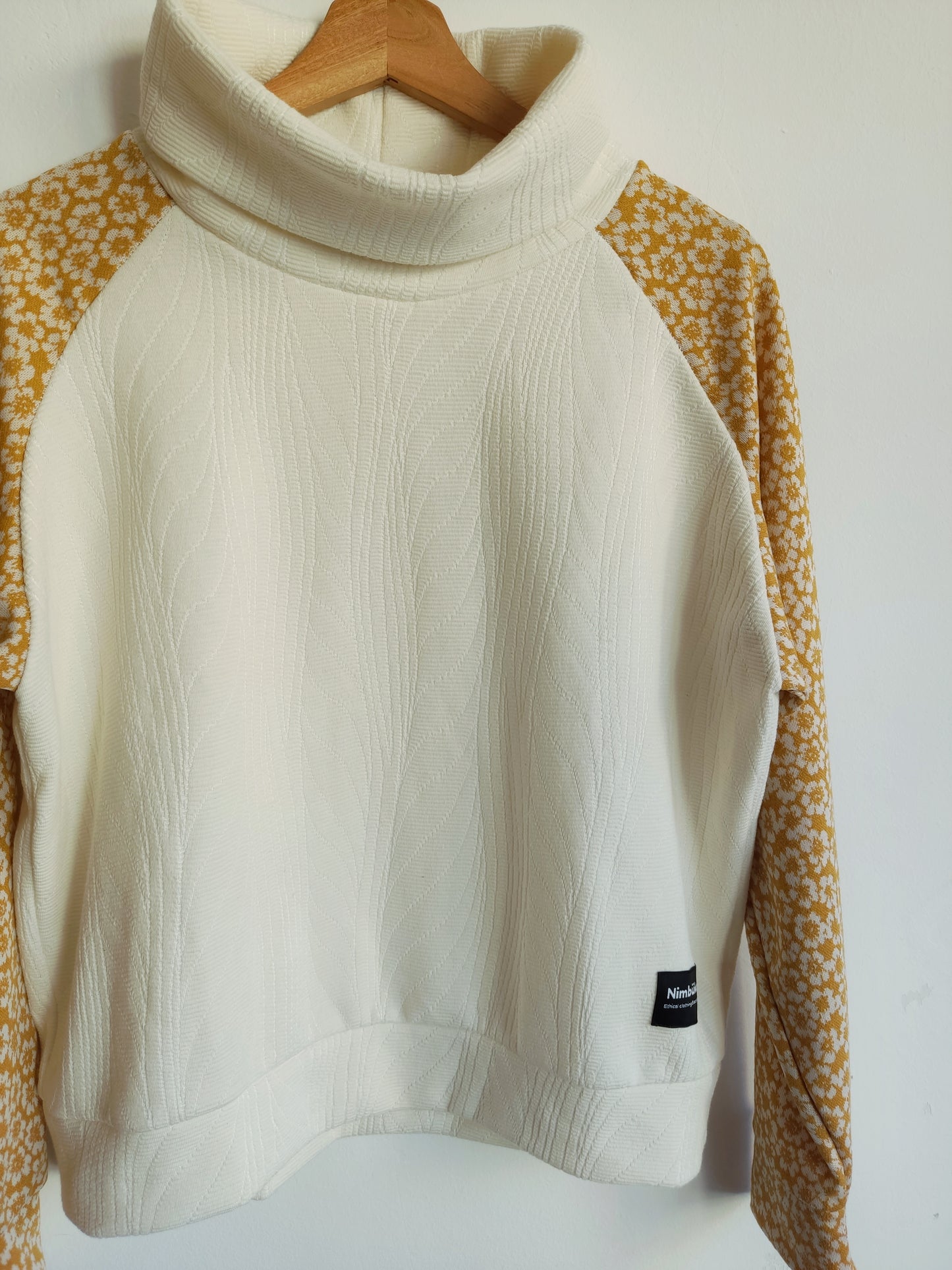 Sudadera mangas Flores & mostaza