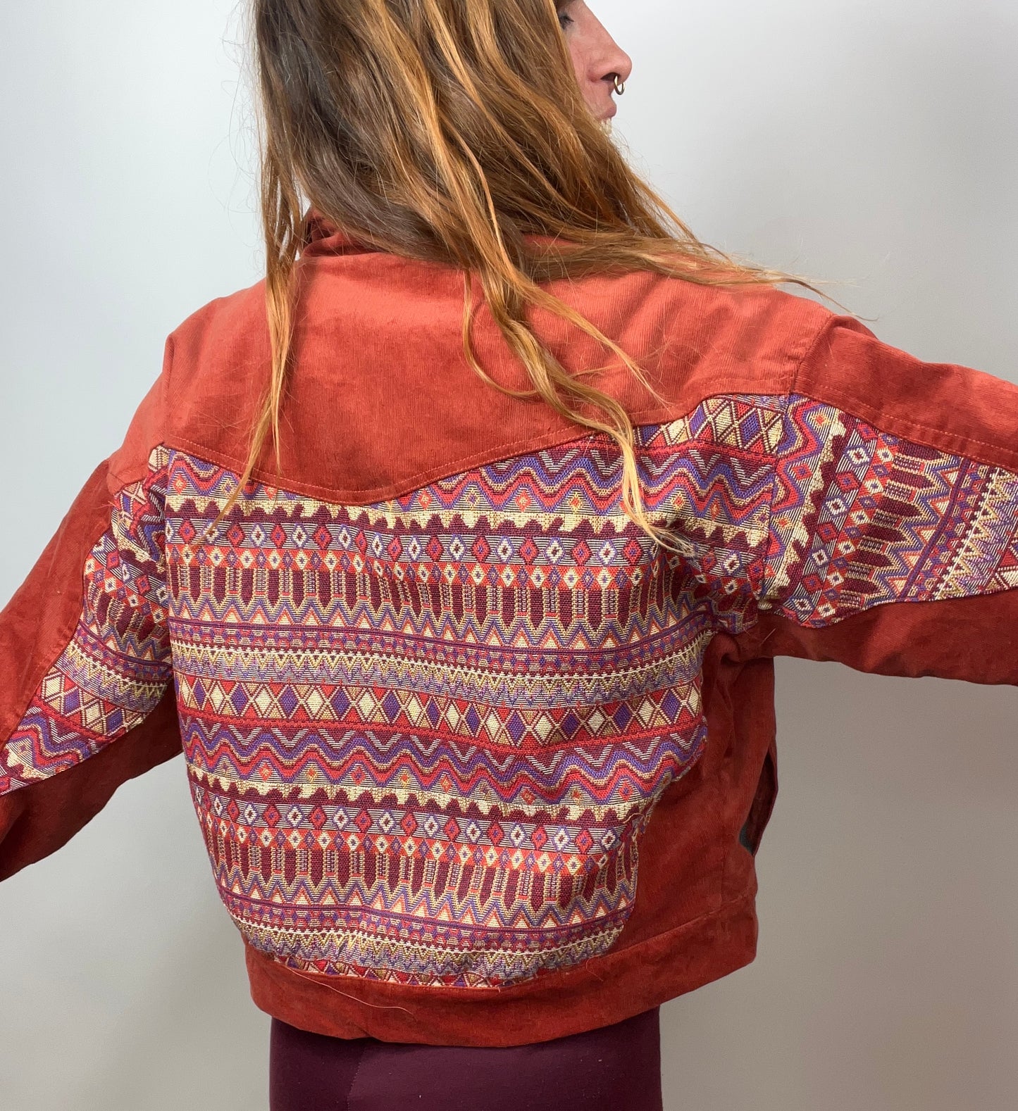 Chaqueta de pana terracota combinada (prototipo)