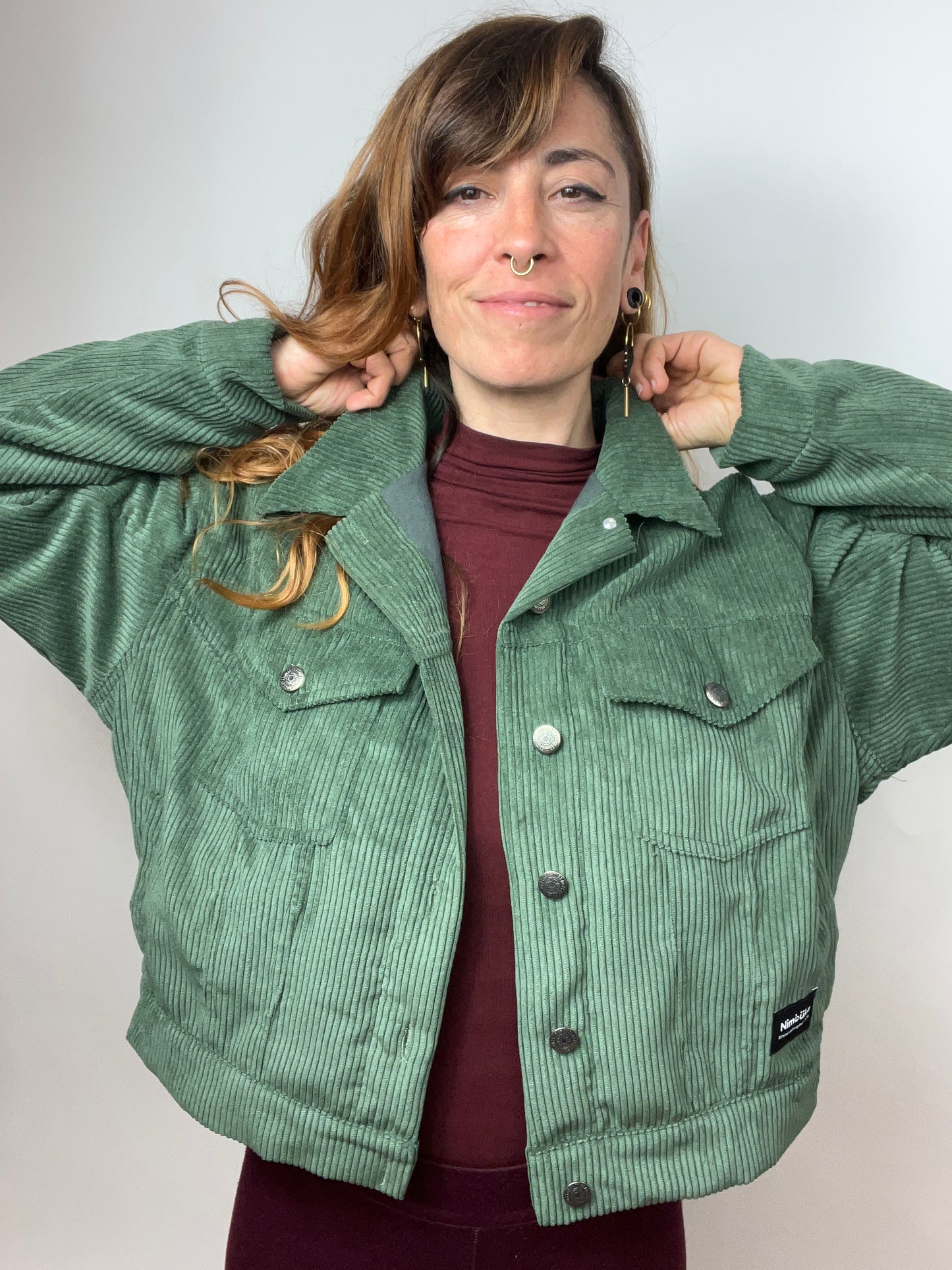 Chaqueta de pana caqui pequeño desperfecto