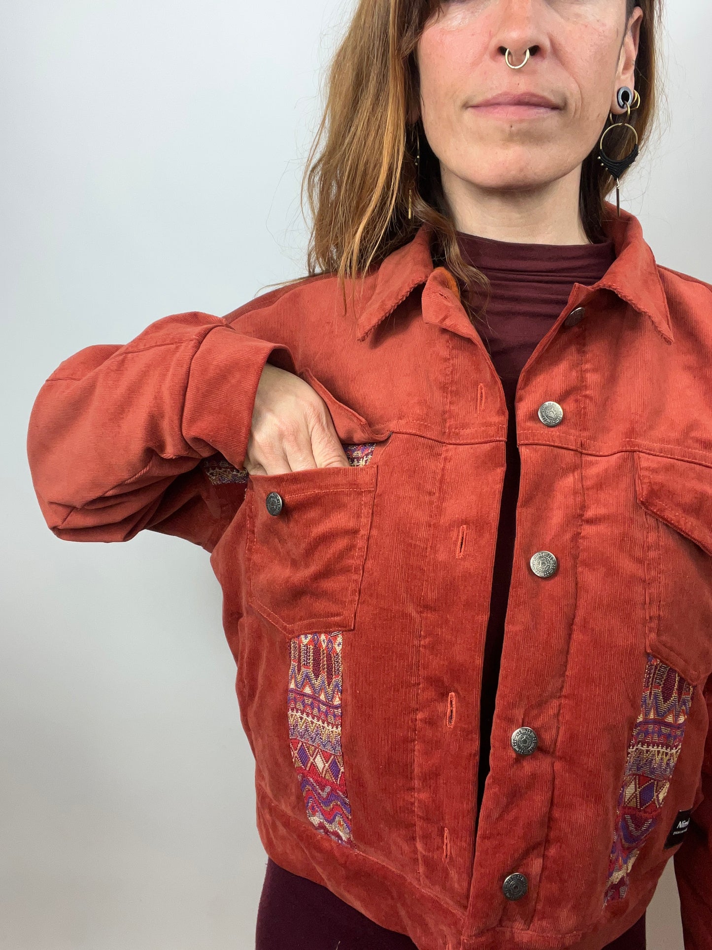 Chaqueta de pana terracota combinada (prototipo)