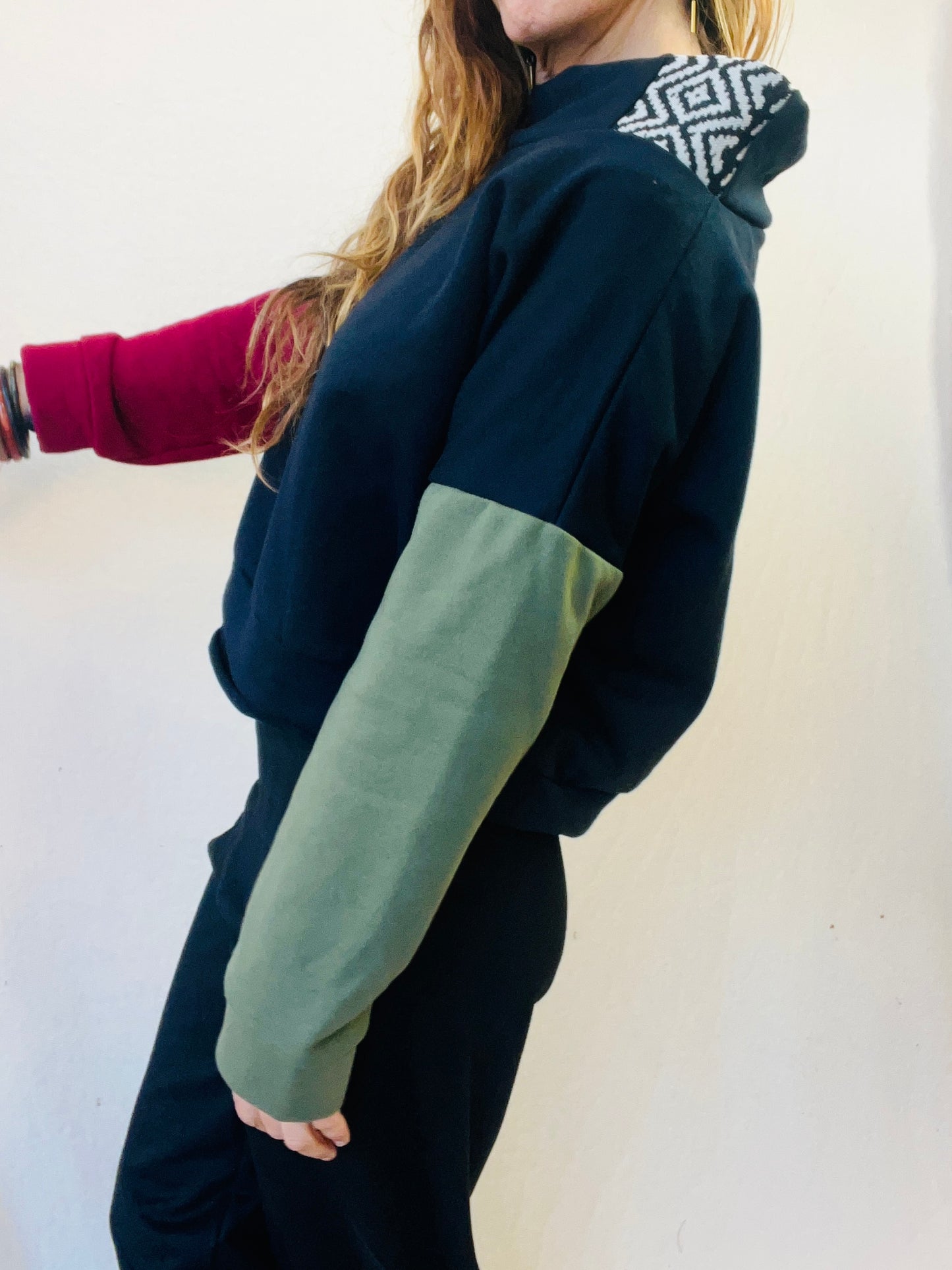 Jersey  Negro/Granate/ Caqui