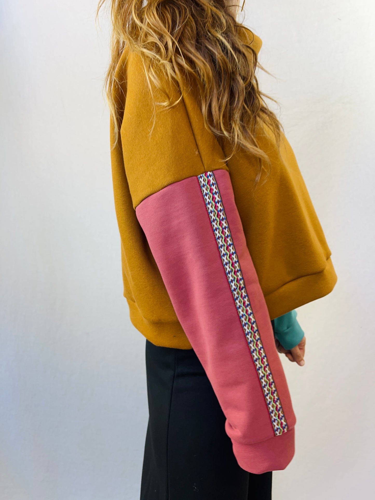 Jersey tierra y turquesa