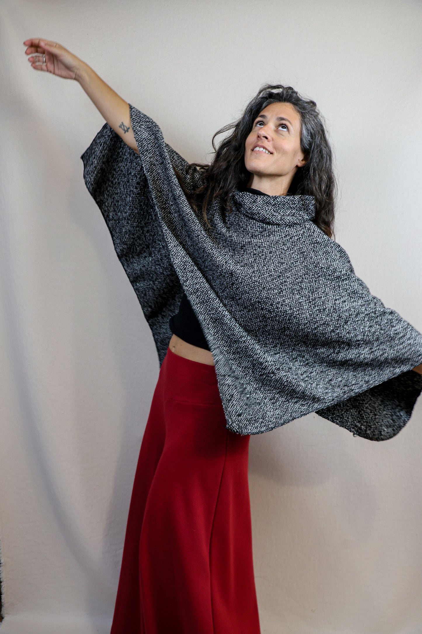 Poncho gris jaspeado